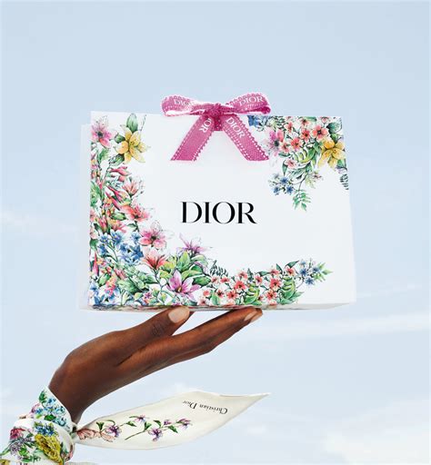 dior valentines packaging|Dior Valentine's Day Gifts .